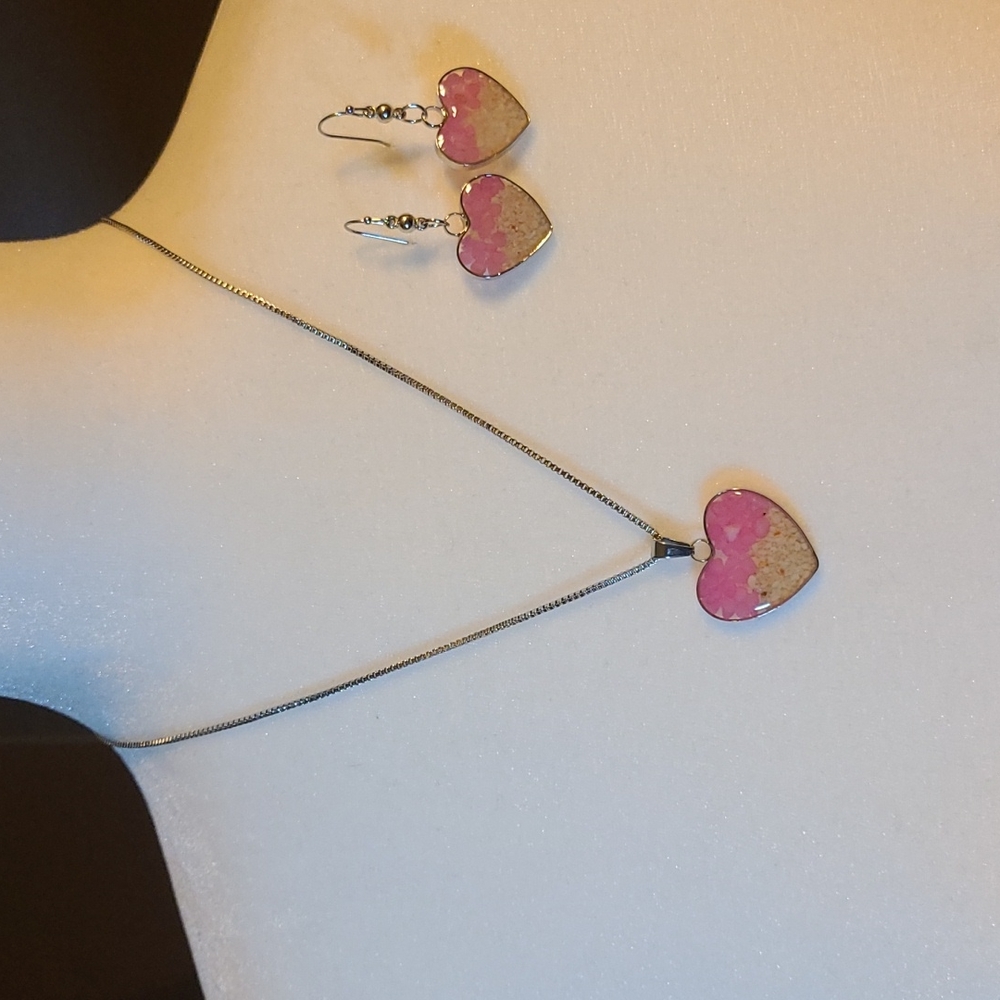 Pink Pebble Sand Heart Necklace with Earrings